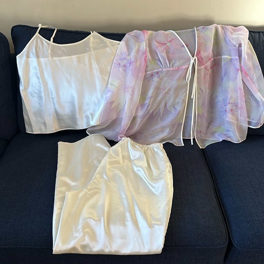 Valerie Stevens Satin Like Sleepwear